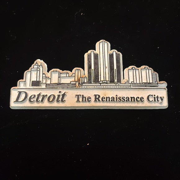 Magnets - Picture 6 of 16